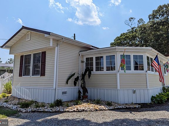 2nd image of 25882 N Pine St #21914