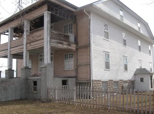 960 G St, Burwell, NE 68823