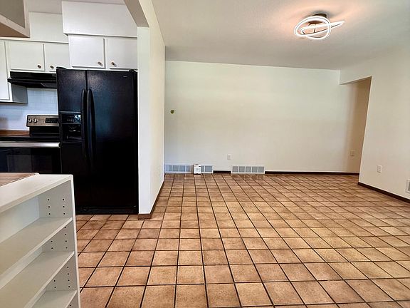 4th image of 5300 W River Rd NW