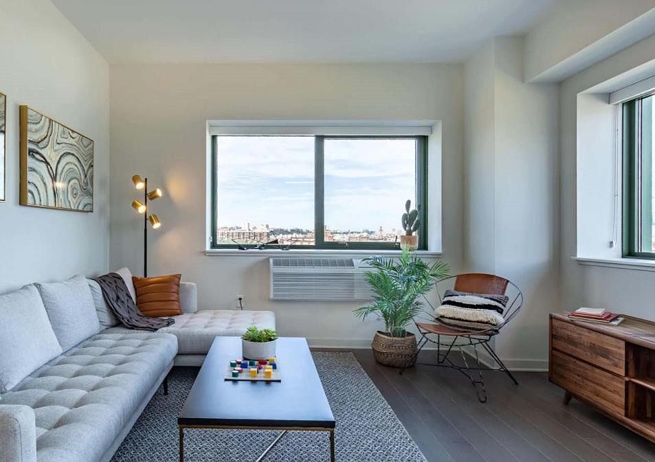 2nd image of 158 8th St #152