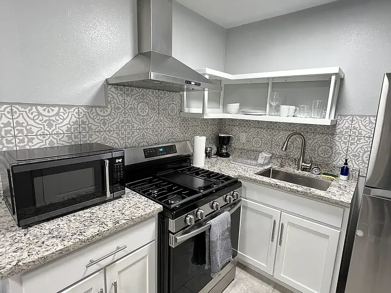 Full Kitchen