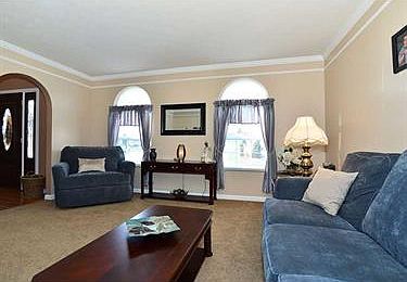 4th image of 305 Greenfield Dr