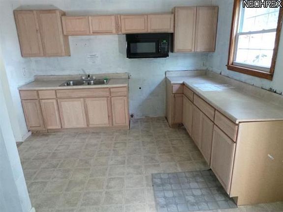 4th image of 9830 Blanton Dr