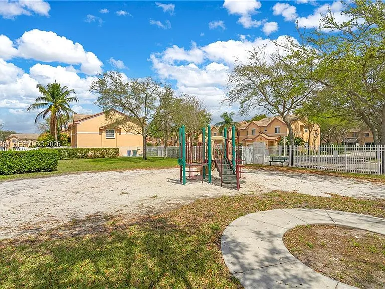 2130 SW 87th Way — Photo 27