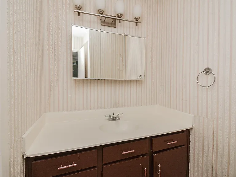 9009 Richmond Ave #411 — Photo 21