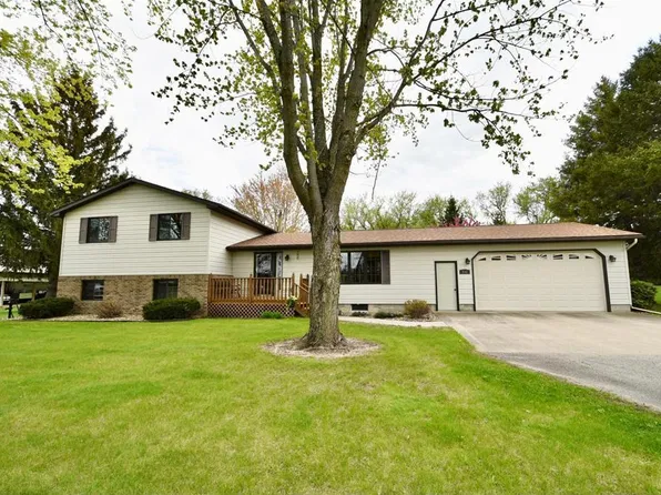 131 Walnut St, Zumbrota, MN 55992