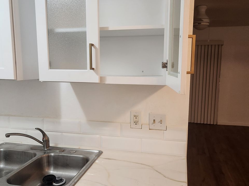 Kitchen has multiple cabinets,drawers,and has a stove and refrigerator. Note: if you have your own appliances, that's okay too.
