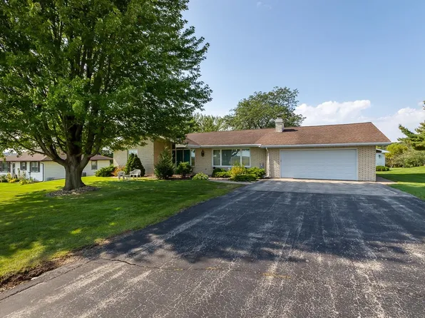 12651 Cousins Rd, Peosta, IA 52068