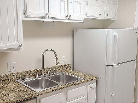 5th image of 2303 W Michigan Ave APT B6
