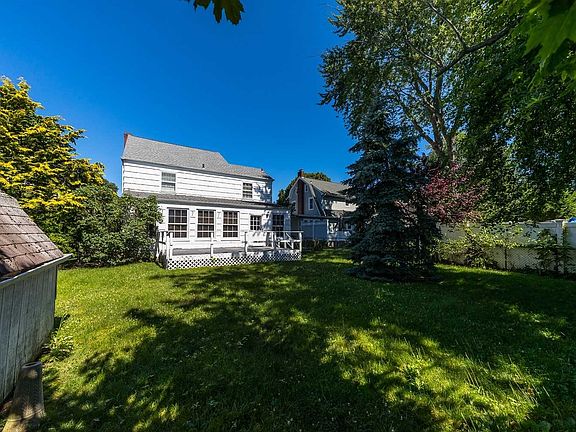 5th image of 151 Vernon Ave