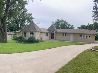 15423 Jacob Ave, Grinnell, IA 50112
