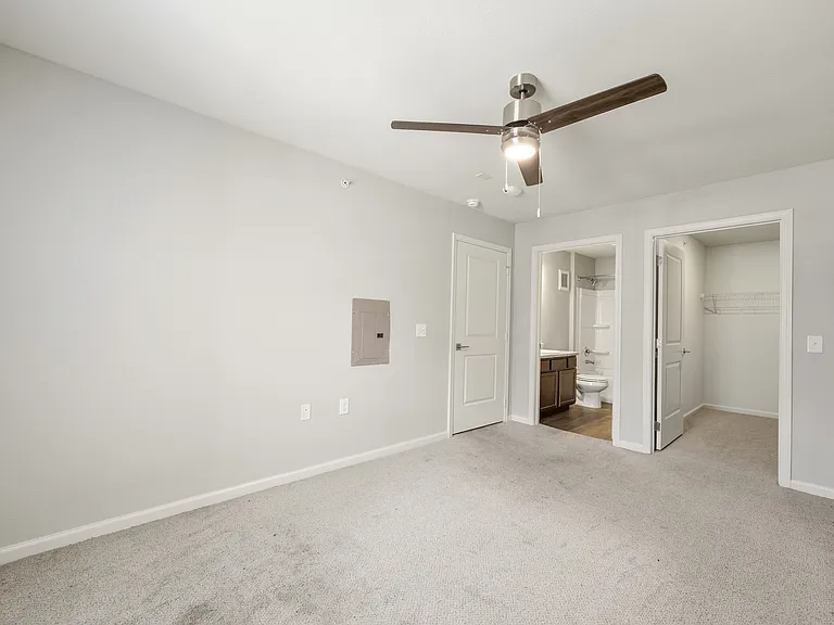 Agave East Apartments — Photo 11