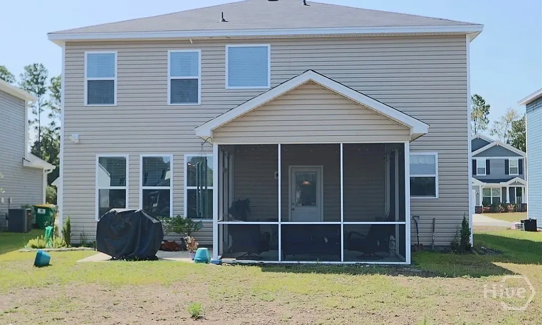 3 bed, 2.5 bath, 2364 sqft, $2,500 — Photo 2