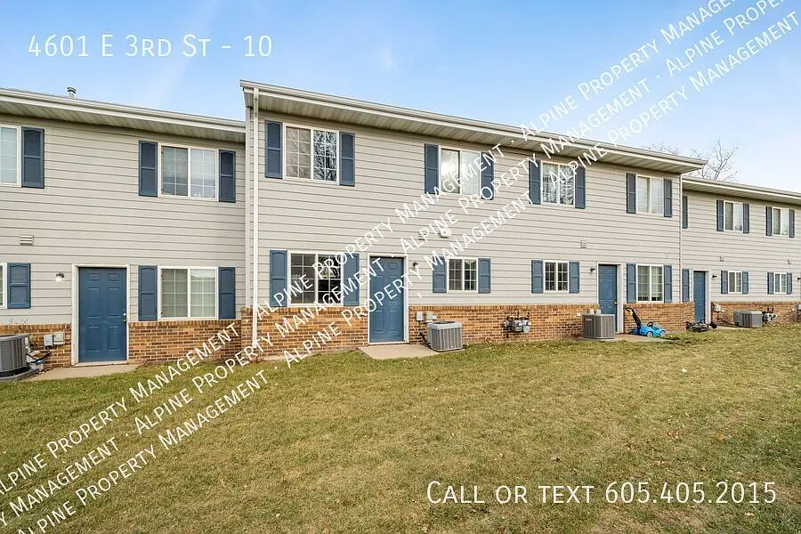 East Pointe — Photo 3