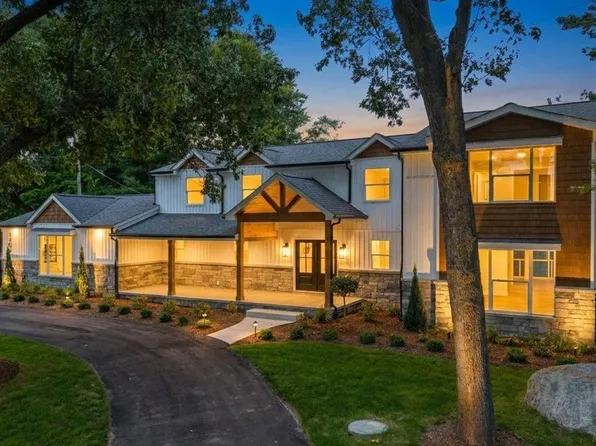 1200 Shephards Ln, Oxford, MI 48371