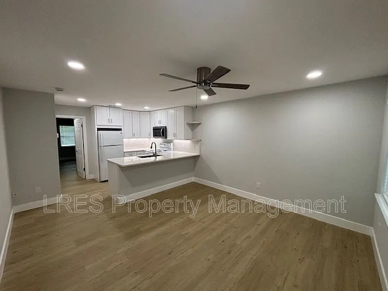 1 bed, 1.0 bath, 595 sqft, $1,300 — Photo 2