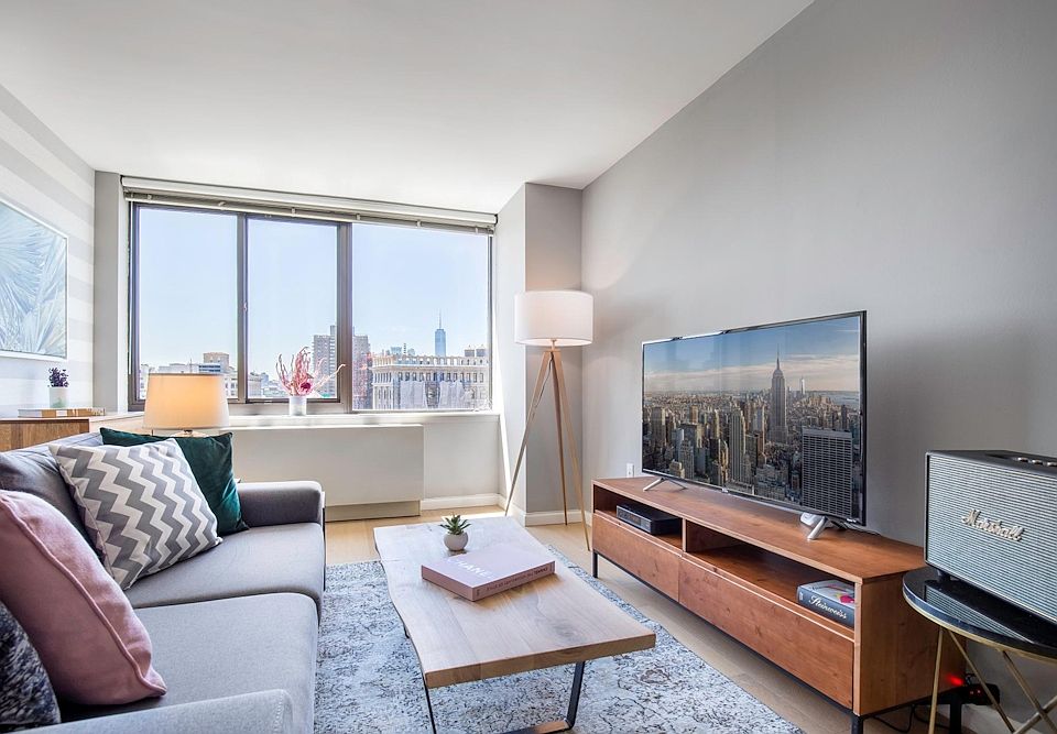 1st image of 1 Union Sq S APT 18E