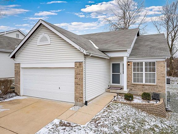 2nd image of 3272 Country Hollow Dr