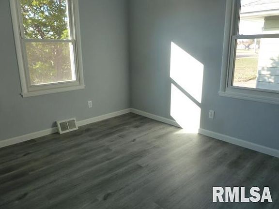 5th image of 3014 N Renwood Ave