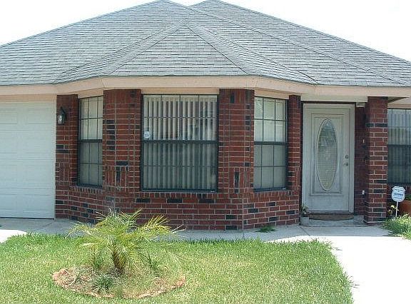 2nd image of 1008 San Delfino St