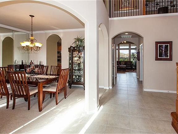 3rd image of 114 Lake Bridge Ln