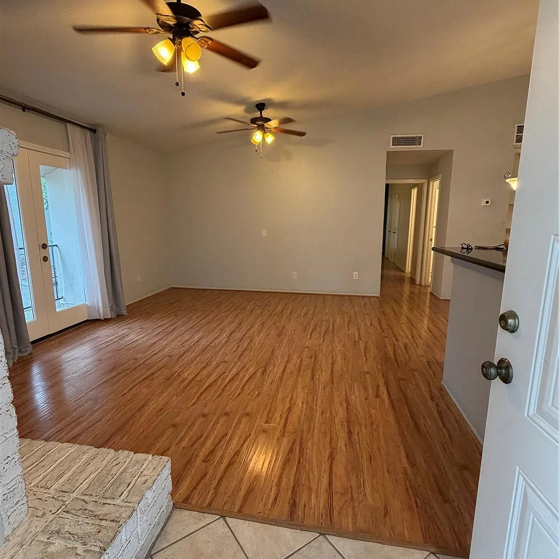 2 bed, 1.0 bath, 948 sqft, $1,350 — Photo 4