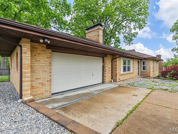 2nd image of 135 Tanzberger Dr