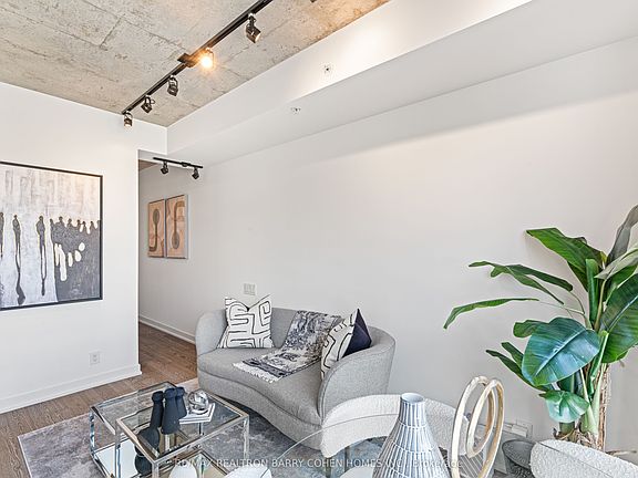 4th image of 39 Brant St #904