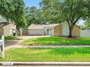 102 Oak Harbor Dr, Houston, TX 77062