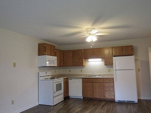4th image of 173 Creekvale Dr #15