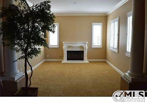 2nd image of 1054 Silver Oak Pl
