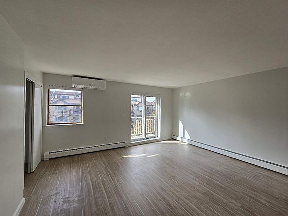 4th image of 225 Bay 44 St #3