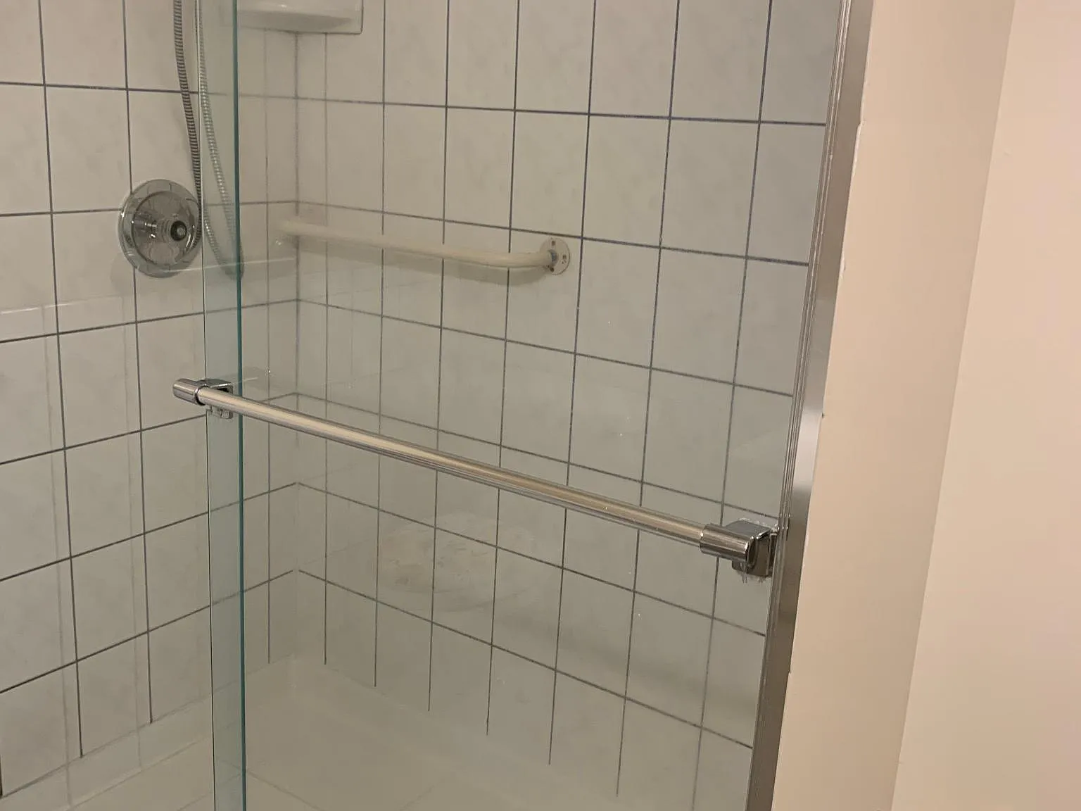 3 bed, 1200 sqft, $3,800 — Photo 4