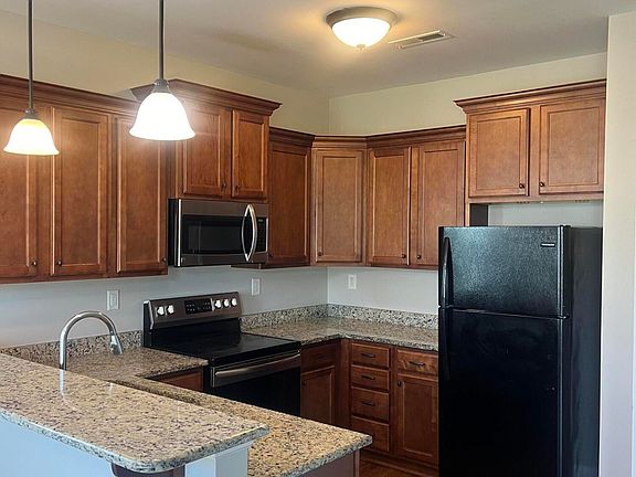 5th image of 333 Stillwater Creek Drive