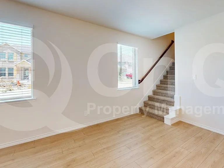 2724 Mexia Ln — Photo 8