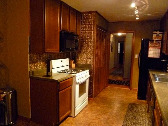 4th image of 3701 Azalea Dr