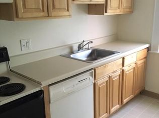 86 Grove St #B, Stamford, CT 06901