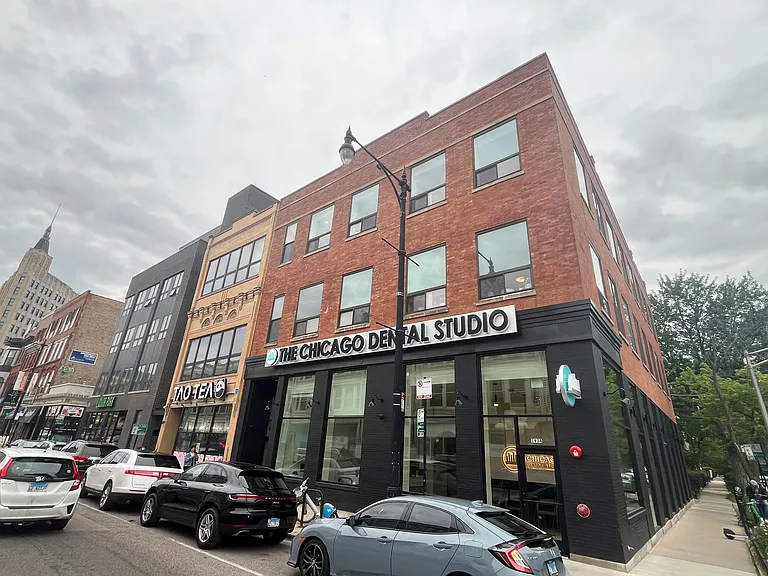 1934 W North Ave #201 — Photo 1
