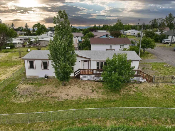 209 NE 6th St, Grangeville, ID 83530