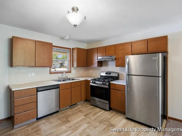 918 Cedar Run Ct NW, Grand Rapids, MI 49534