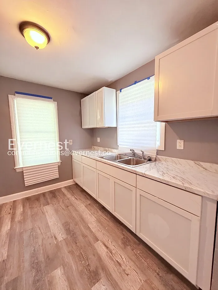 4 bed, 1.0 bath, 1080 sqft, $1,395 — Photo 4