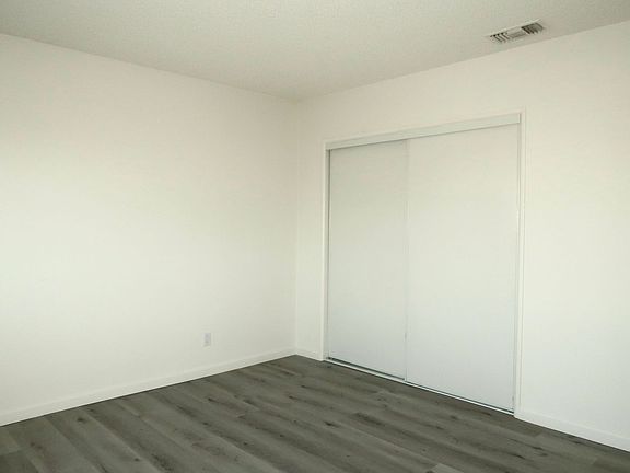 5th image of 812 Larch St APT 5
