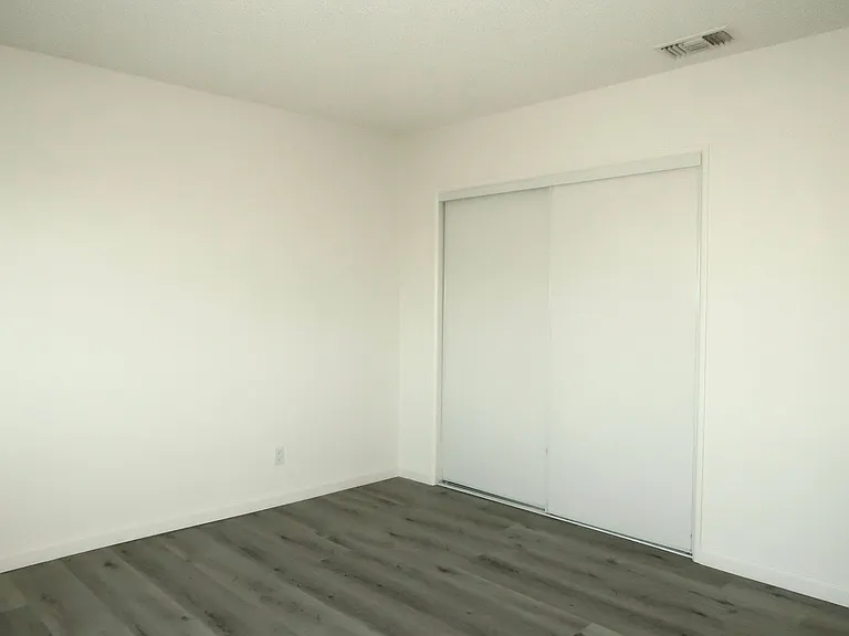 812 Larch St — Photo 5