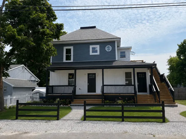 28 Houghton St #B, Lowell, MA 01851