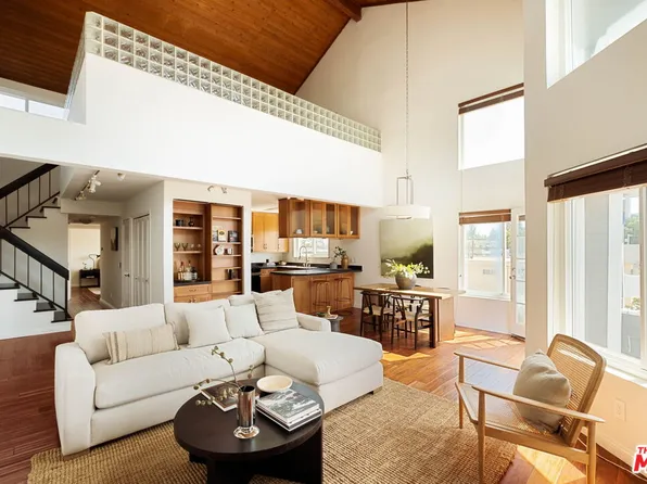 11938 Courtleigh Dr APT 8, Los Angeles, CA 90066