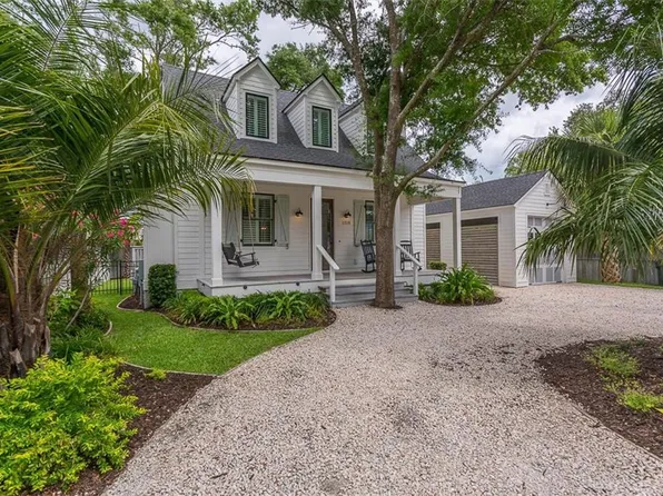1318 Demere Rd, Saint Simons Island, GA 31522