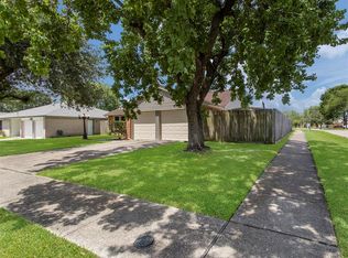 10135 Shell Rock Rd, La Porte, TX 77571