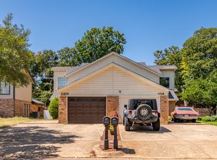 1418 Palmnold Cir W, Fort Worth, TX 76120