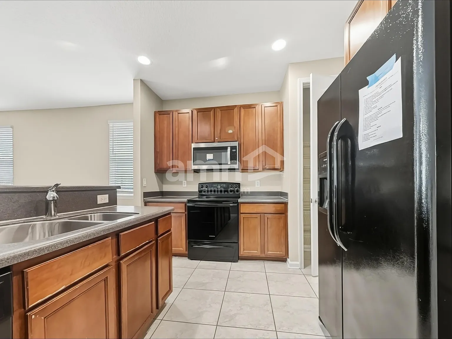 3 bed, 2.0 bath, 1527 sqft, $2,015 — Photo 4