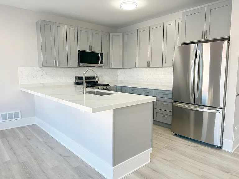1719 N 18th Ave #201 — Photo 6
